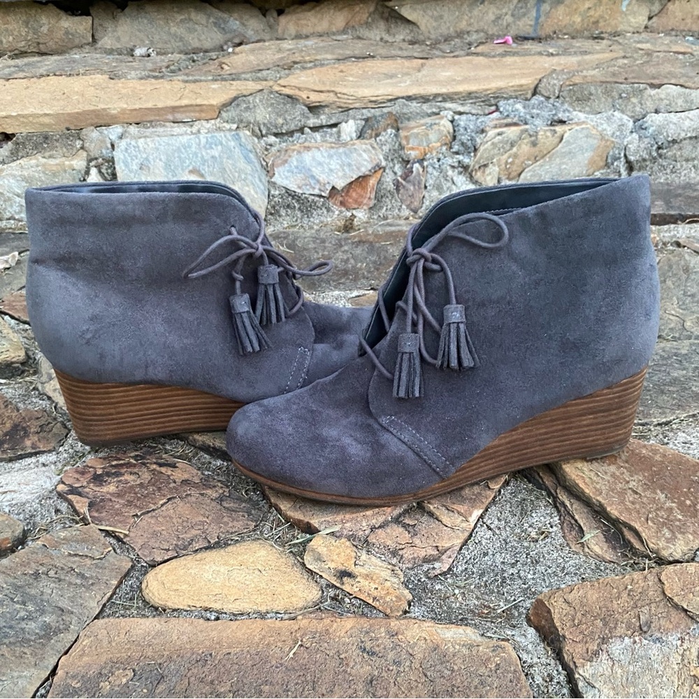 DR. SCHOLL’S DAKOTA Memory Foam Cool Fit Wedge Booties Shoes 10W 10 Wide Gray - Picture 3 of 11